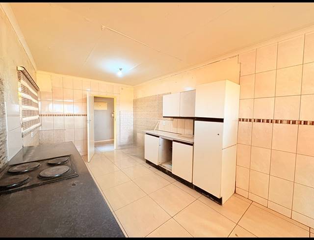 4 BEDROOM HOUSE FOR SALE IN VAALPARK